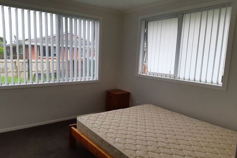 Photo of property in 1a Kiwi Esplanade, Mangere Bridge, Auckland, 2022