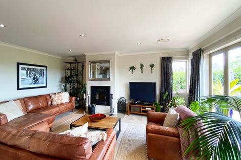 Photo of property in 124 Trig Road, Whitford, Howick, 2571