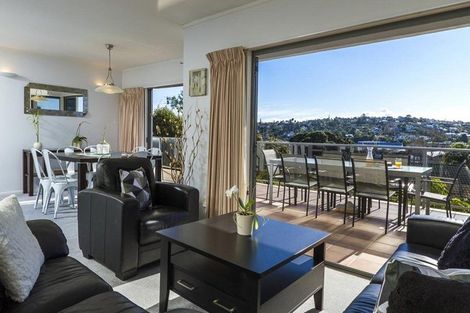 Photo of property in 18 Beechwood Road, Rothesay Bay, Auckland, 0630