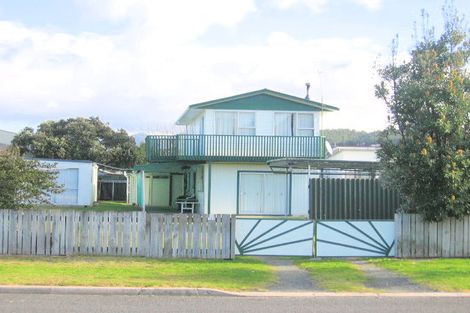 Photo of property in 103 Hetherington Road, Whangamata, 3620