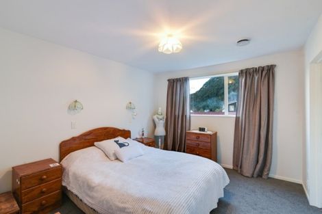 Photo of property in 15b Wye Place, Fernhill, Queenstown, 9300