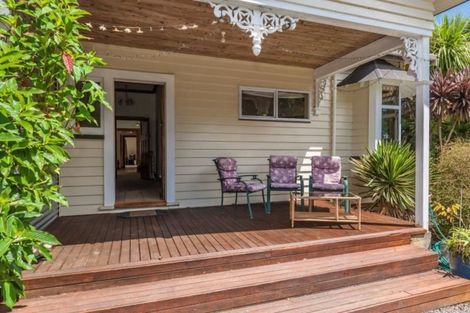 Photo of property in 290 Heatherlea Road East, Levin, 5571