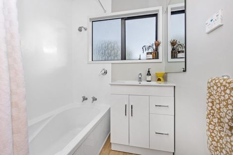 Photo of property in 20a Huia Avenue, Forest Lake, Hamilton, 3200