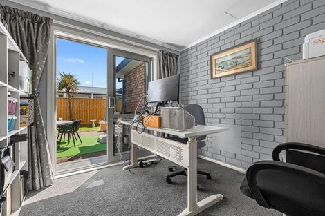 Photo of property in 69 Ngatai Road, Otumoetai, Tauranga, 3110