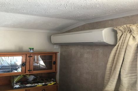 Photo of property in 42 Burnside Crescent, Burnside, Christchurch, 8053