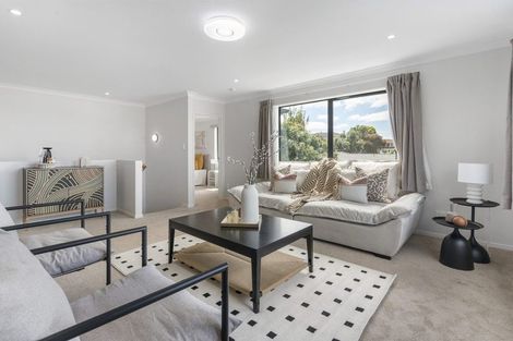 Photo of property in 34a Sovereign Place, Glenfield, Auckland, 0629