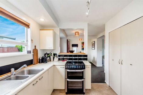 Photo of property in 43 Walton Road, Paraparaumu Beach, Paraparaumu, 5032