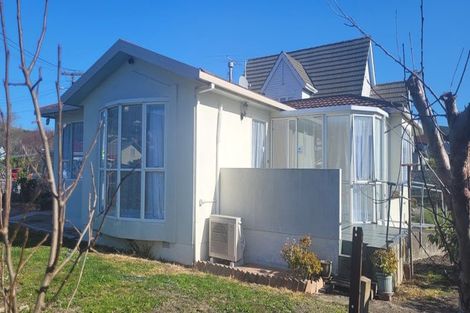 Photo of property in 28 Cambridge Street, Tawa, Wellington, 5028
