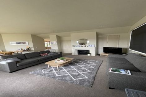 Photo of property in 1/170 East Coast Road, Forrest Hill, Auckland, 0620