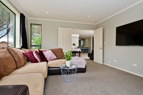 Photo of property in 39 Cairns Crescent, Rototuna, Hamilton, 3210