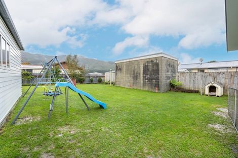 Photo of property in 318 Wellington Road, Wainuiomata, Lower Hutt, 5014
