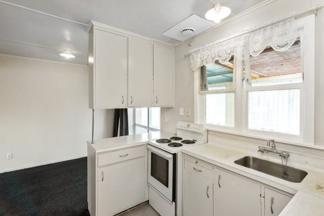 Photo of property in 17 John Street, Levin, 5510