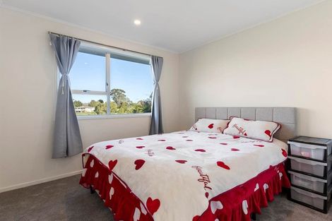 Photo of property in 38 Sunline Avenue, Massey, Auckland, 0614