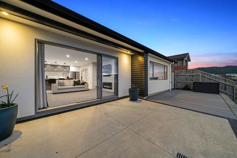 Photo of property in 2 Ihakara Arthur Lane, Aotea, Porirua, 5024