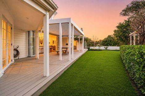 Photo of property in 1 Almond Grove, Greenhithe, Auckland, 0632