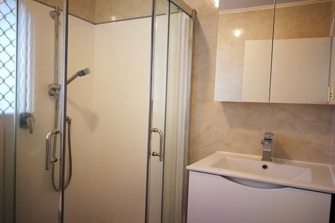 Photo of property in 100 Gossamer Drive, Pakuranga Heights, Auckland, 2010