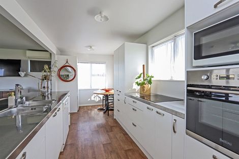 Photo of property in 51 Columbus Crescent, Flaxmere, Hastings, 4120