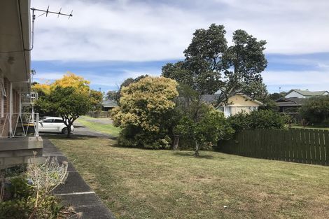 Photo of property in 3/53 Shakespeare Road, Milford, Auckland, 0620