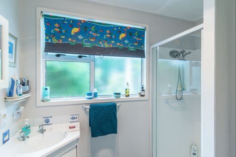 Photo of property in 9 Lesley Grove, Waikanae, 5036