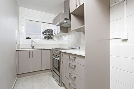 Photo of property in 6/46 School Road, Morningside, Auckland, 1021