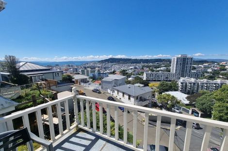 Photo of property in 3 Maarama Crescent, Aro Valley, Wellington, 6021