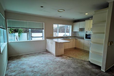 Photo of property in 23 Serrita Avenue, Sunnyhills, Auckland, 2010