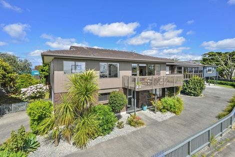 Photo of property in 1/20 Castor Bay Road, Castor Bay, Auckland, 0620