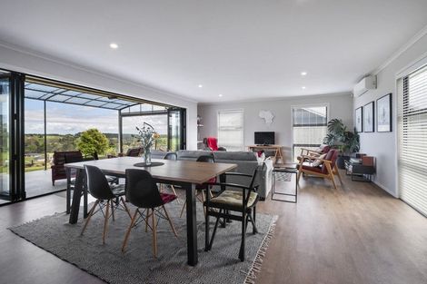 Photo of property in 32 Varsity Heights, Fitzherbert, Palmerston North, 4410