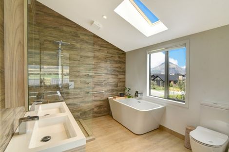 Photo of property in 6 Polperro Court, Jacks Point, Queenstown, 9371