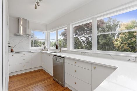 Photo of property in 5 Braebank Lane, Te Atatu South, Auckland, 0610