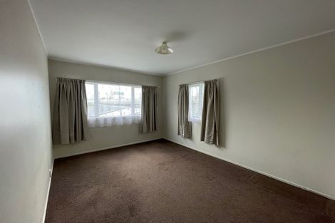 Photo of property in 35 Wairau Road, Forrest Hill, Auckland, 0627