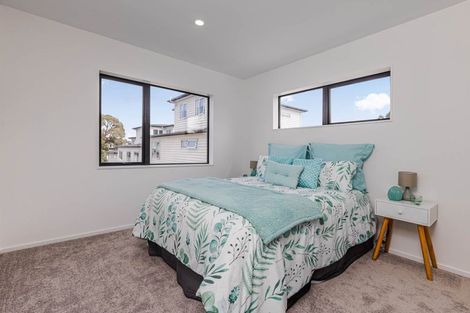 Photo of property in 7b Gladfield Lane, Te Atatu Peninsula, Auckland, 0610
