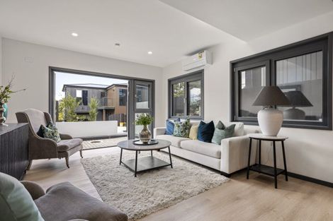 Photo of property in 48a Peter Terrace, Castor Bay, Auckland, 0620