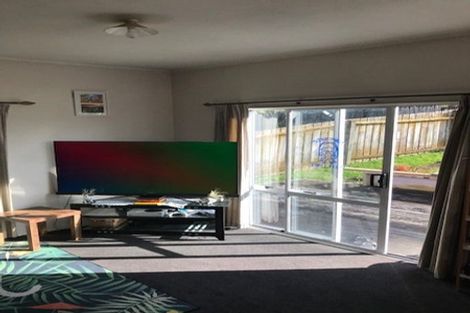 Photo of property in 33 Addison Drive, Glendene, Auckland, 0602