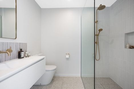 Photo of property in 75 Queen Charlotte Drive, Aotea, Porirua, 5024