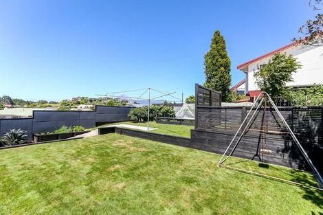 Photo of property in 1 Cabot Place, Frankleigh Park, New Plymouth, 4310