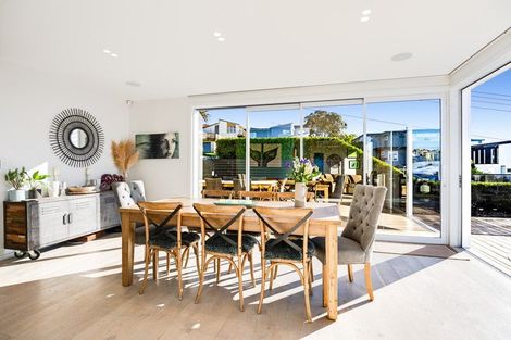 Photo of property in 29 Masterton Road, Rothesay Bay, Auckland, 0630