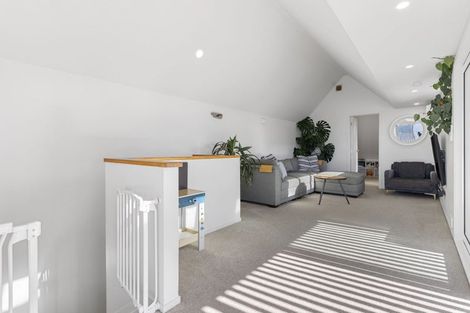 Photo of property in 2/231 Hurstmere Road, Takapuna, Auckland, 0622