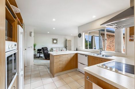 Photo of property in 8 Toledo Avenue, Henderson, Auckland, 0612