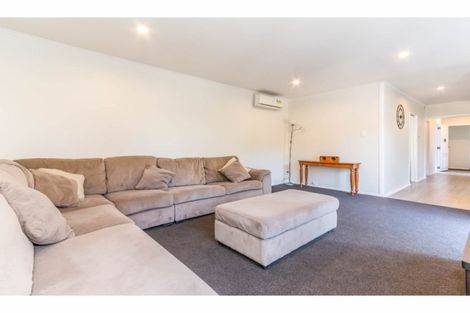 Photo of property in 104 Sunnyside Road, Sunnyvale, Auckland, 0612