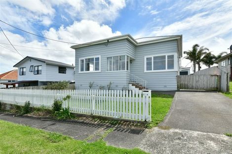 Photo of property in 36 Karaka Street, Helensville, 0800