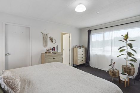 Photo of property in 14 Cypress Grove, Paraparaumu, 5032