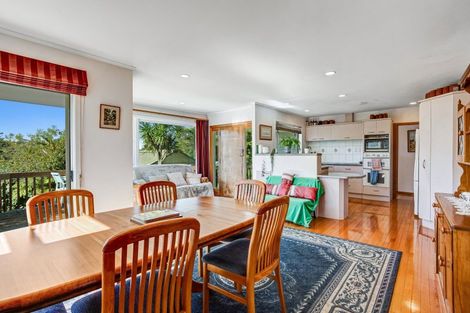 Photo of property in 42 Koraha Road, Kumeu, 0892