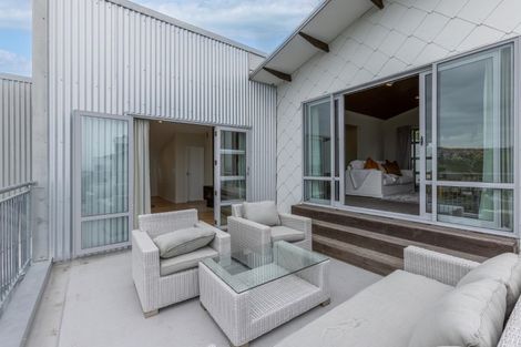 Photo of property in 16 Glendevere Terrace, Redcliffs, Christchurch, 8081