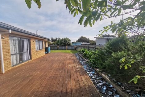 Photo of property in 4 Byron Brown Place, Otaki Beach, Otaki, 5512