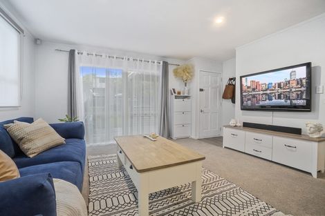 Photo of property in 23 Claverdon Drive, Massey, Auckland, 0614