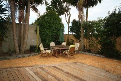 Photo of property in 48 Knightsbridge Drive, Forrest Hill, Auckland, 0620