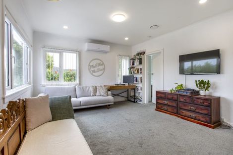 Photo of property in 43 Rogan Street, Mount Roskill, Auckland, 1041