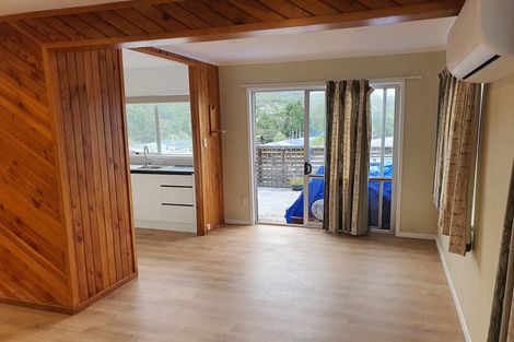 Photo of property in 65 Konini Road, Titirangi, Auckland, 0604