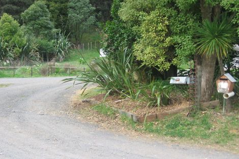 Photo of property in 390 Driving Creek Road, Coromandel, 3506